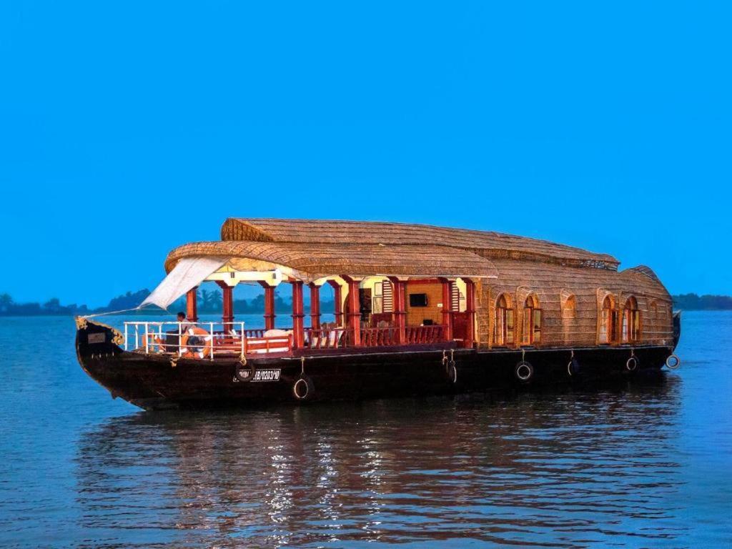 Aqua Castle Houseboat - By Aqua Jumbo Houseboats Hotel Alappuzha Ngoại thất bức ảnh