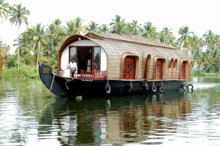Aqua Castle Houseboat - By Aqua Jumbo Houseboats Hotel Alappuzha Ngoại thất bức ảnh