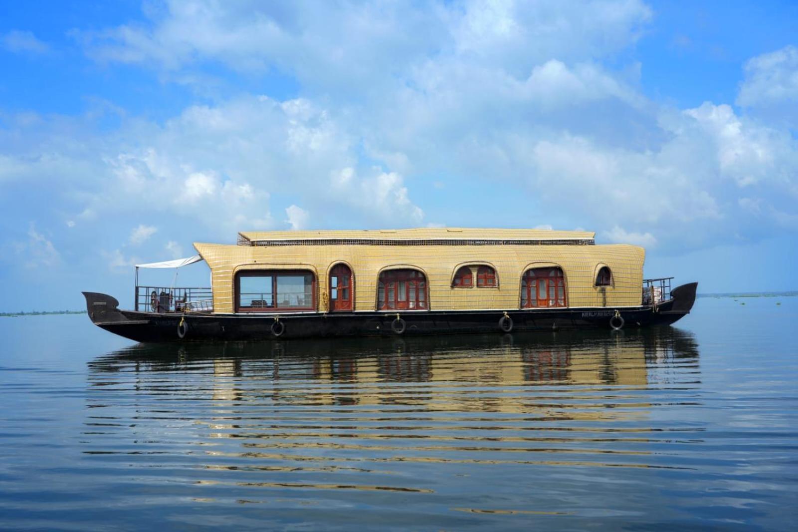 Aqua Castle Houseboat - By Aqua Jumbo Houseboats Hotel Alappuzha Ngoại thất bức ảnh
