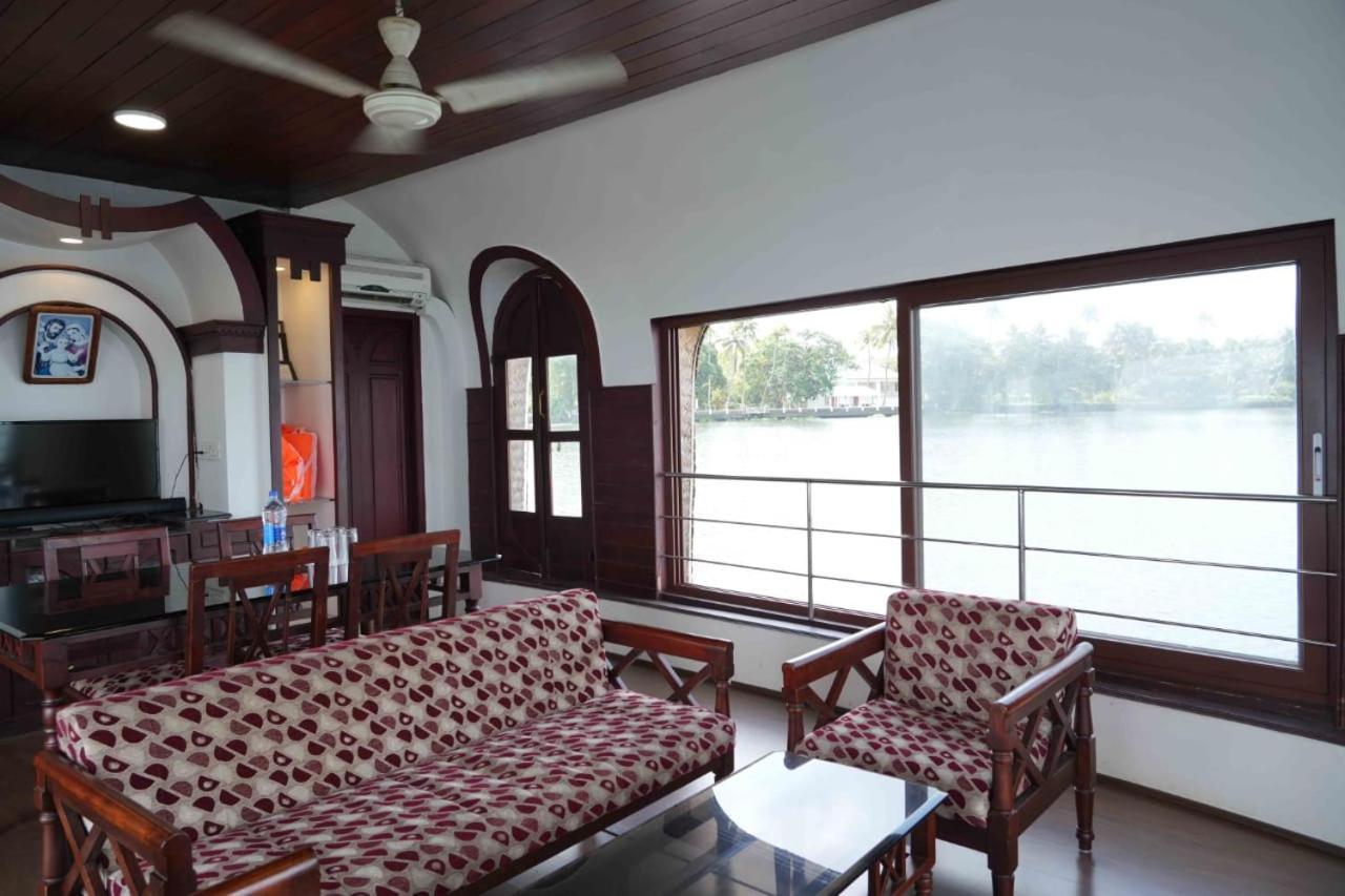 Aqua Castle Houseboat - By Aqua Jumbo Houseboats Hotel Alappuzha Ngoại thất bức ảnh